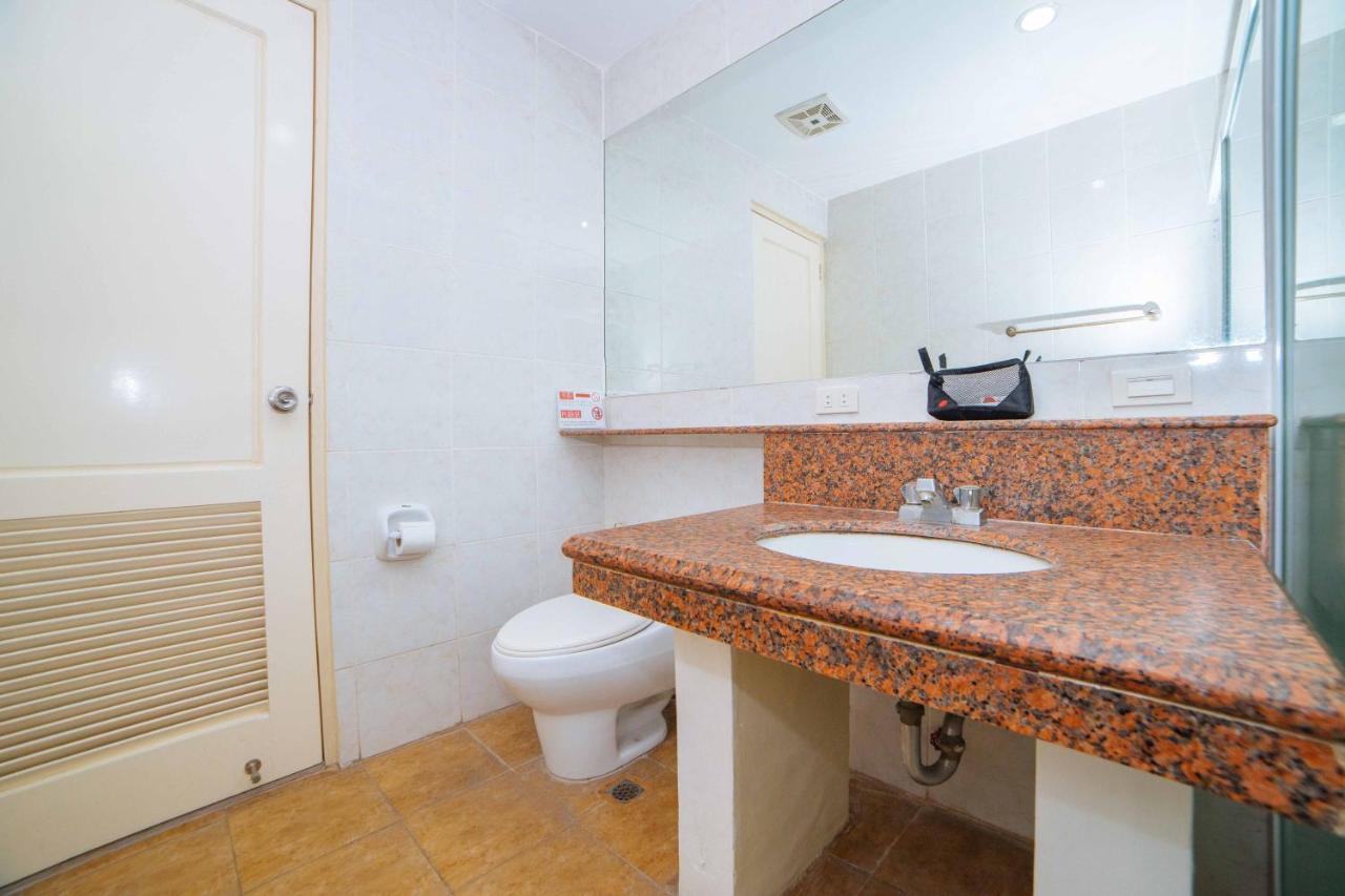 Reddoorz Premium @ Korea Town Angeles City Экстерьер фото